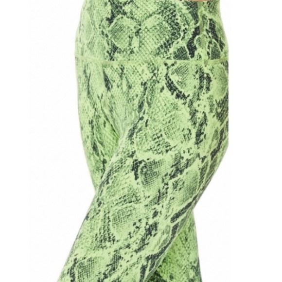 Alo Yoga High Waist Vapor Leggings. - Picture 4 of 7